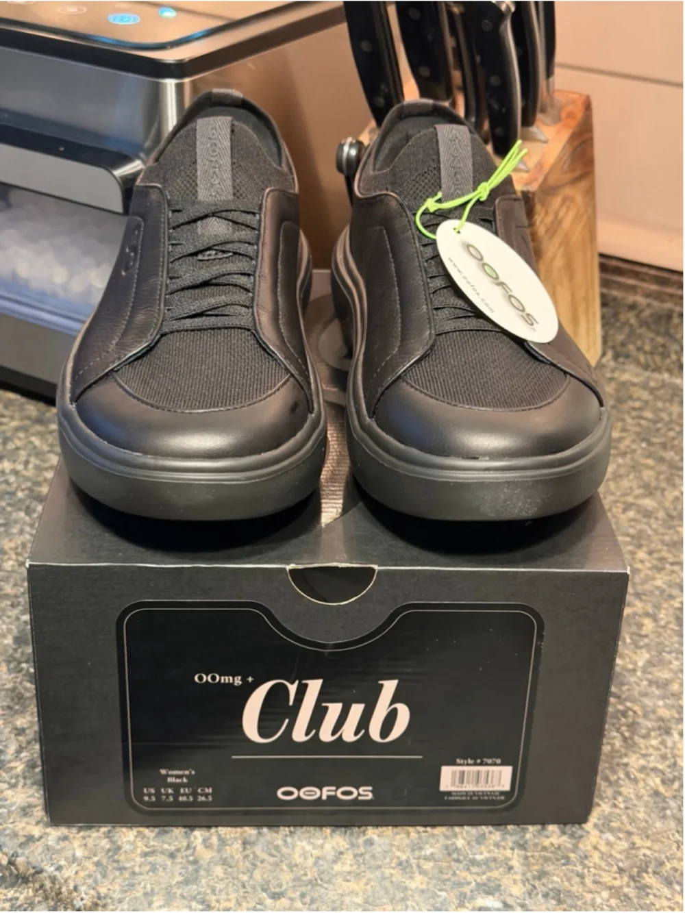 NIB Oofos Club+ WOMEN'S SLIP-ON LEATHER SHOE